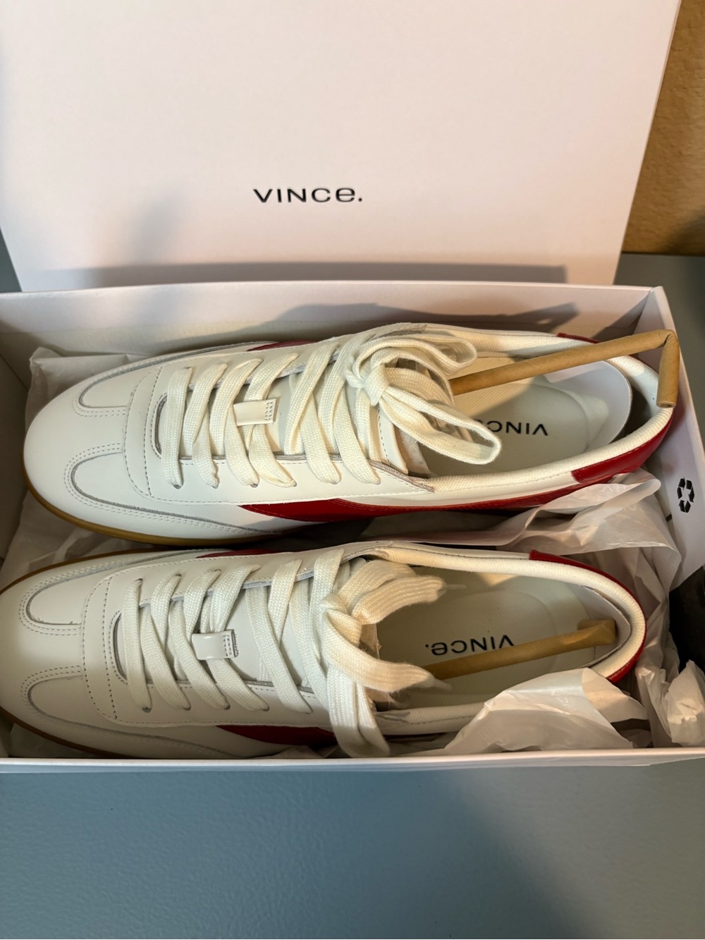 Vince Korrin Leather Sneakers- White/ Red- Women's Size 8- New in Box - Picture 16 of 16